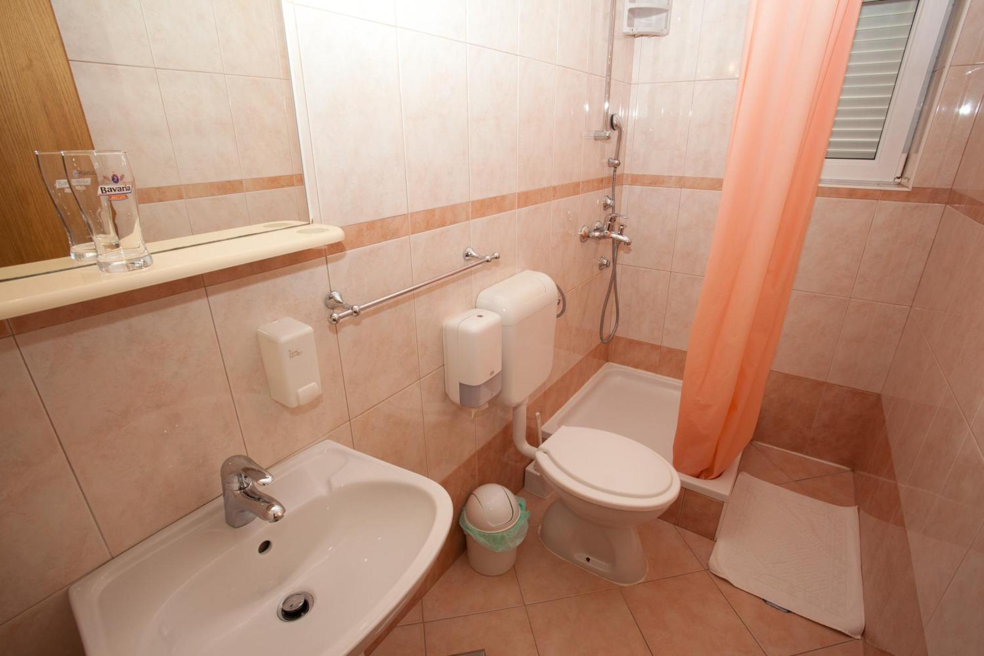 Pansion Burin Hotel Baska  Luaran gambar