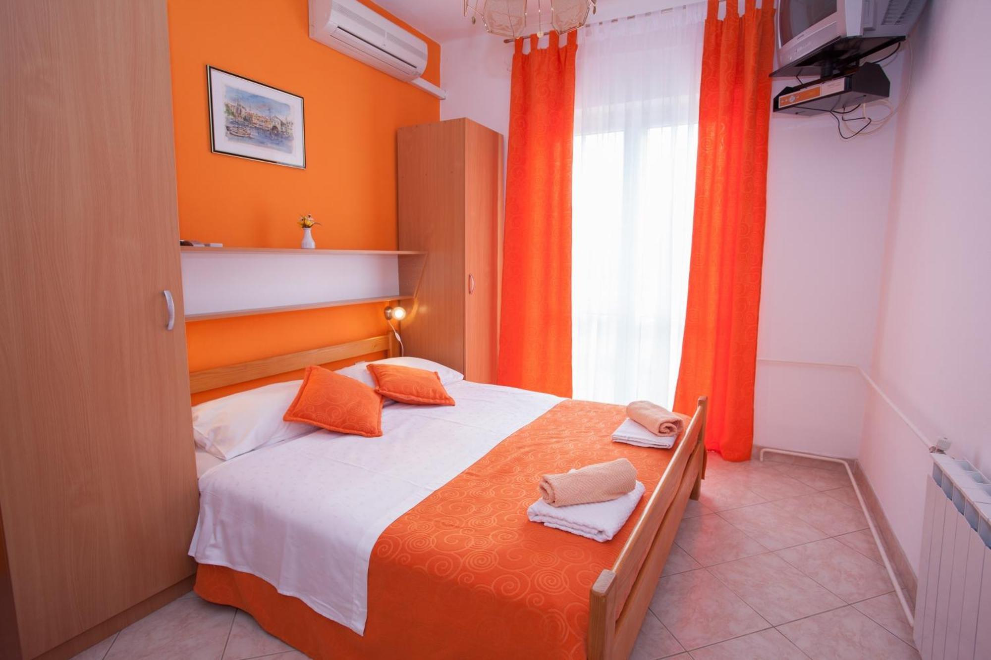 Pansion Burin Hotel Baska  Bilik gambar